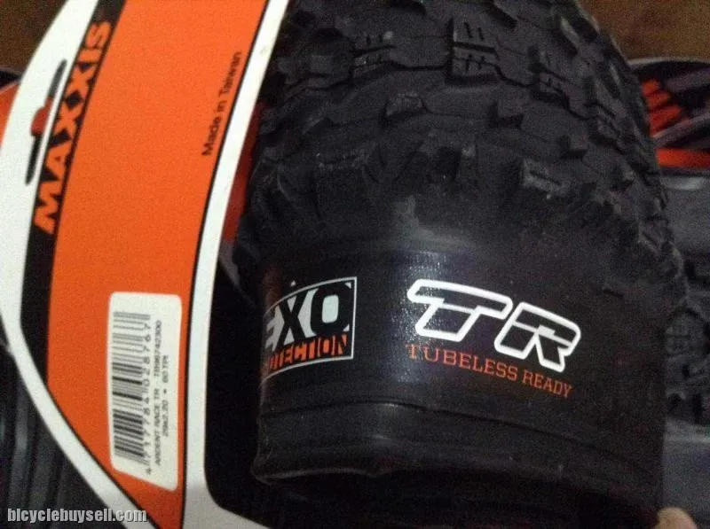 Maxxis Ardent Race 29er 2.2 EXO Protection - Tubeless Ready Tires (Pair) -- free courier