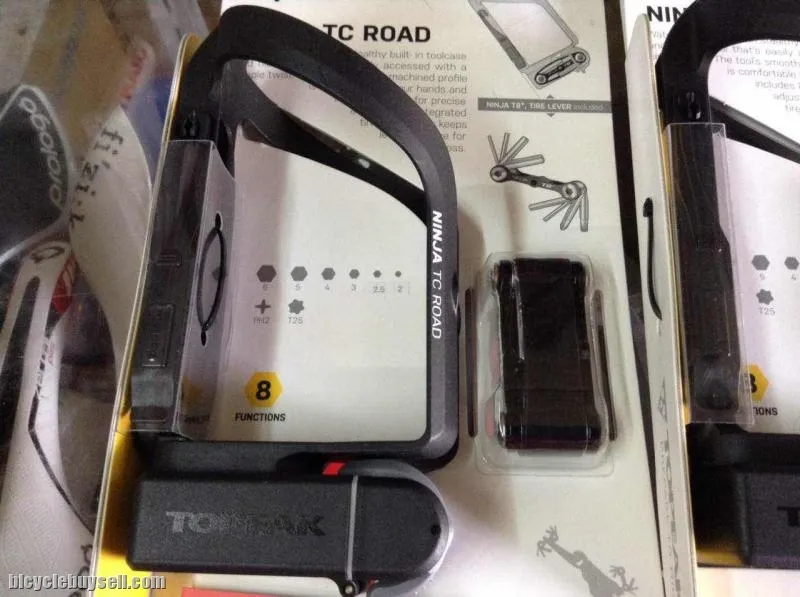 Topeak Ninja TC Road Bottle Cage incl. T8+ Mini-Tool _ Taiwan  (free pos w.m)