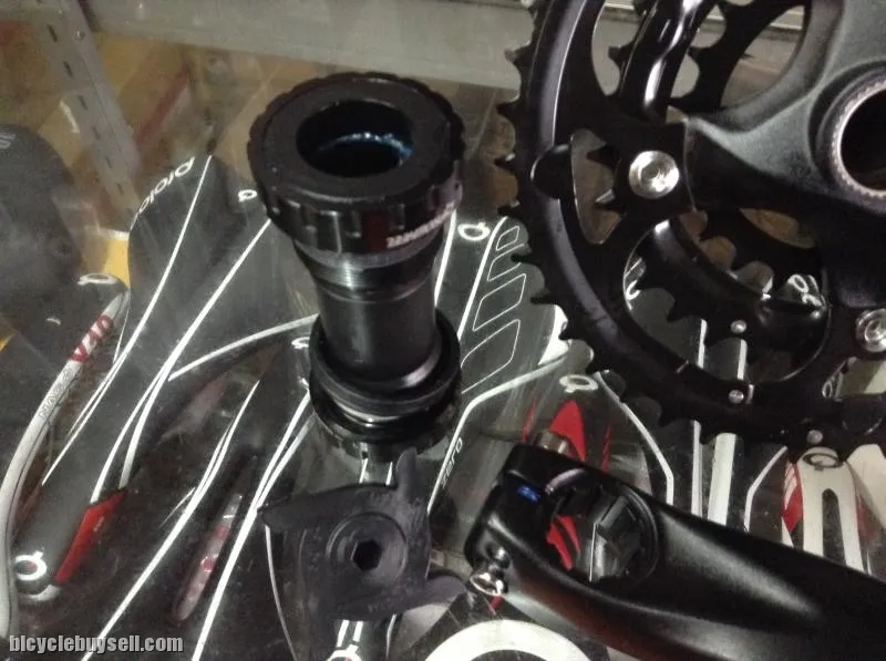 Prowheel XC Pro Hollow Cranks With BB / Taiwan (free pos w.m)