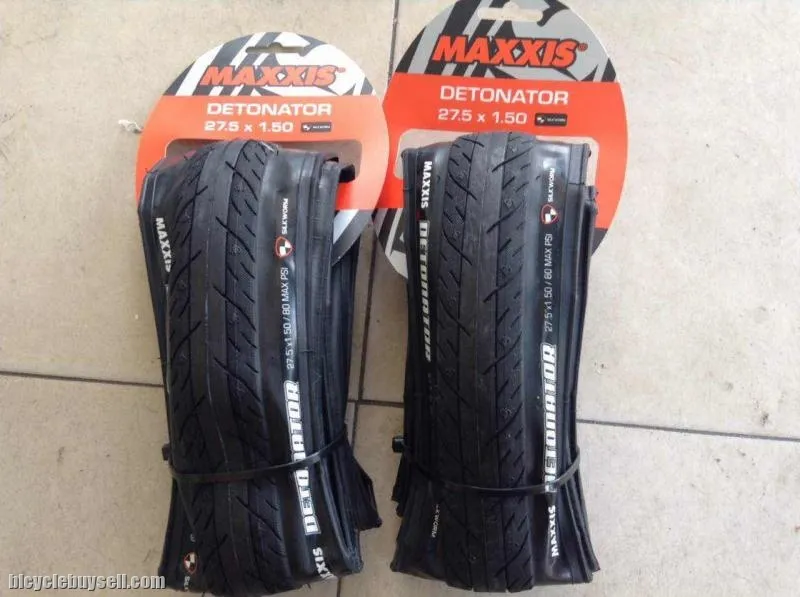 Maxxis Detonator 27.5 / 1.5 Slick Tires - Folding Bead (1 Pair) Taiwan Made -- free courier
