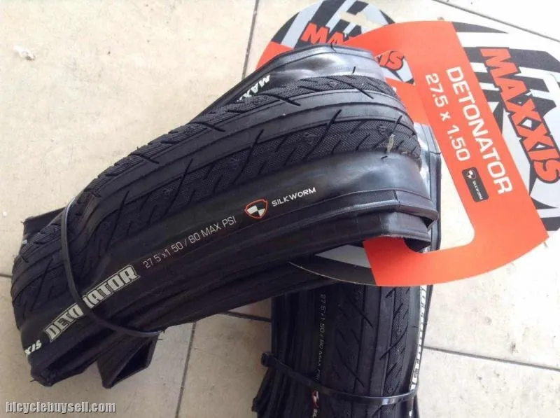 Maxxis Detonator 27.5 / 1.5 Slick Tires - Folding Bead (1 Pair) Taiwan Made -- free courier