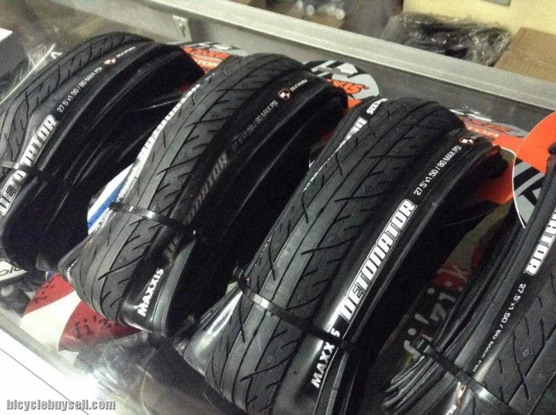 Maxxis Detonator 27.5x1.5 (650b) _ Folding Bead _ 1Set Taiwan Made  (free pos w.m)