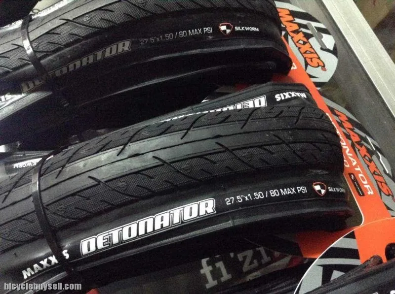 Maxxis Detonator 27.5x1.5 (650b) _ Folding Bead _ 1Set Taiwan Made  (free pos w.m)