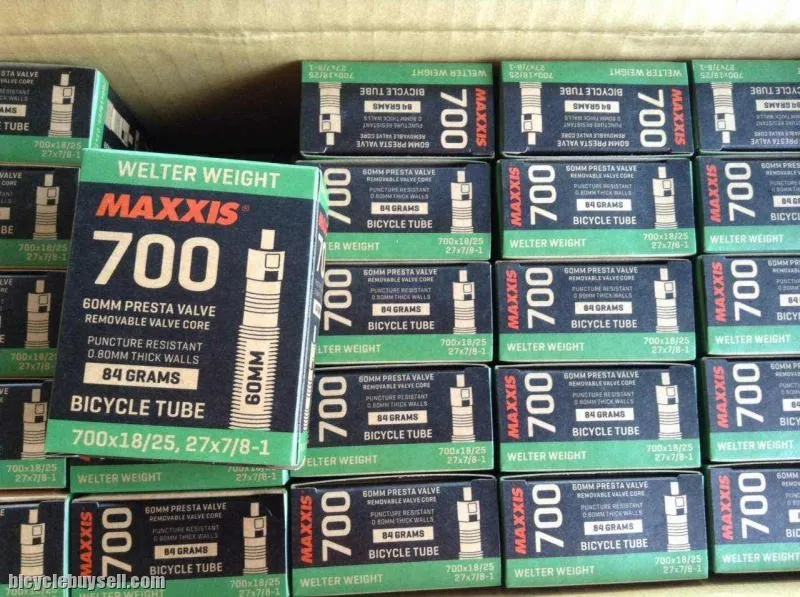 Maxxis Tubes 700 x 18/25c FV 60L  Roadbike (Made In Taiwan)