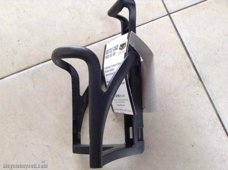 Cateye BC-100 Bottle Cage - Light Weight 29g - Made In Japan -- free courier