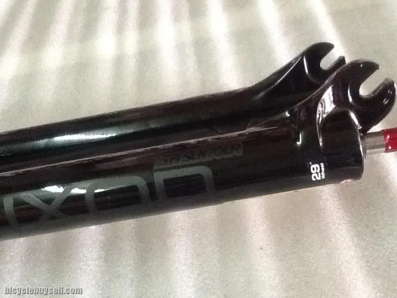 Epixon 29er | All Black |  Non Tapered New Model | QR | Remote Lockout | Latest Model  @ free pos