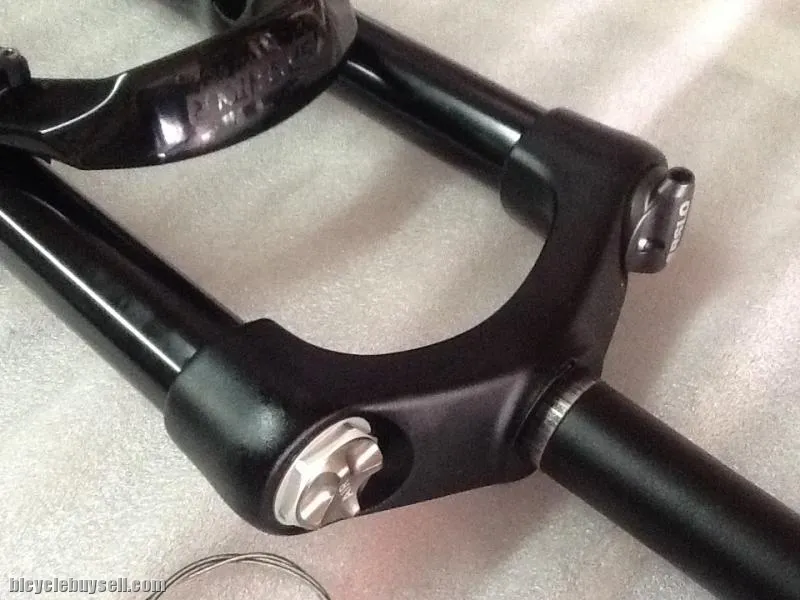 Epixon 29er | All Black |  Non Tapered New Model | QR | Remote Lockout | Latest Model  @ free pos