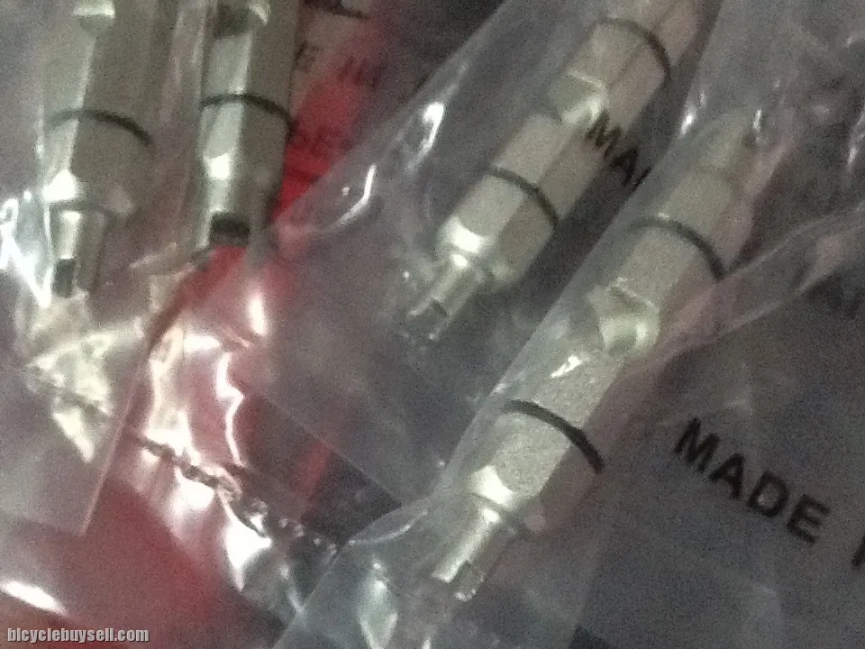 Bike Hand Tube Valve Tools For Install/Open / Taiwan Made (free pos w.m)