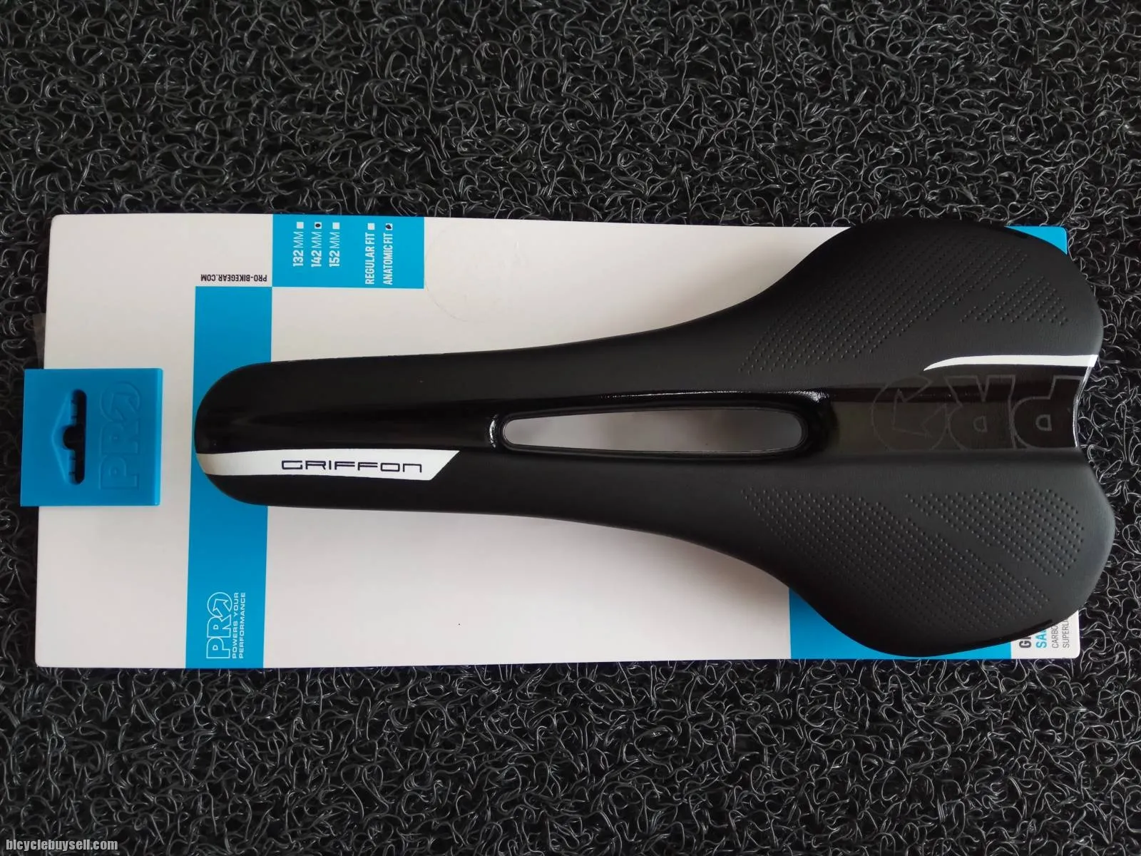Shimano Pro Griffon AF Hollow 132mm Saddle