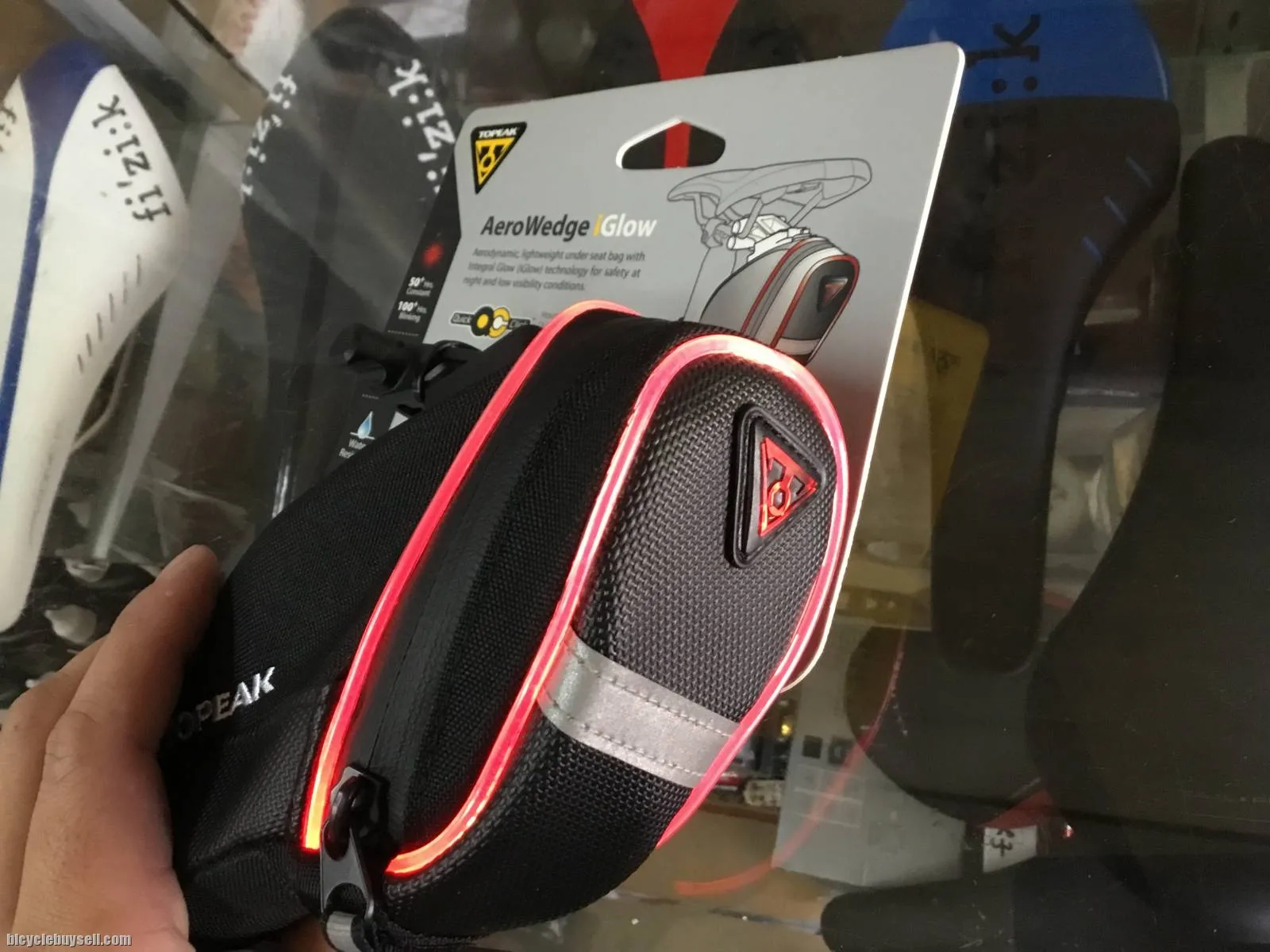 Topeak iGlow Aero Wedge Pack Saddles Bag / Taiwan (free pos w.m)