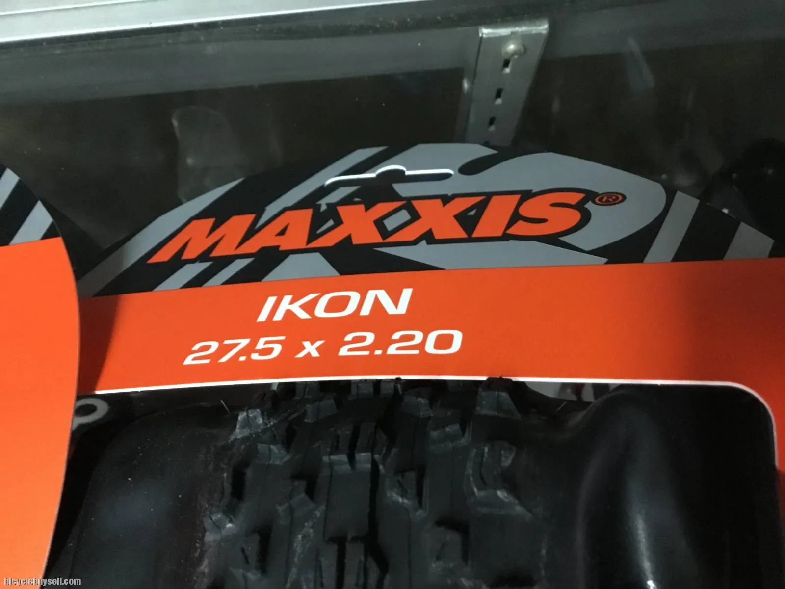 Maxxis Ikon 27.5"-2.2 / Folding Tires / 1set  Taiwan (free pos w.m)