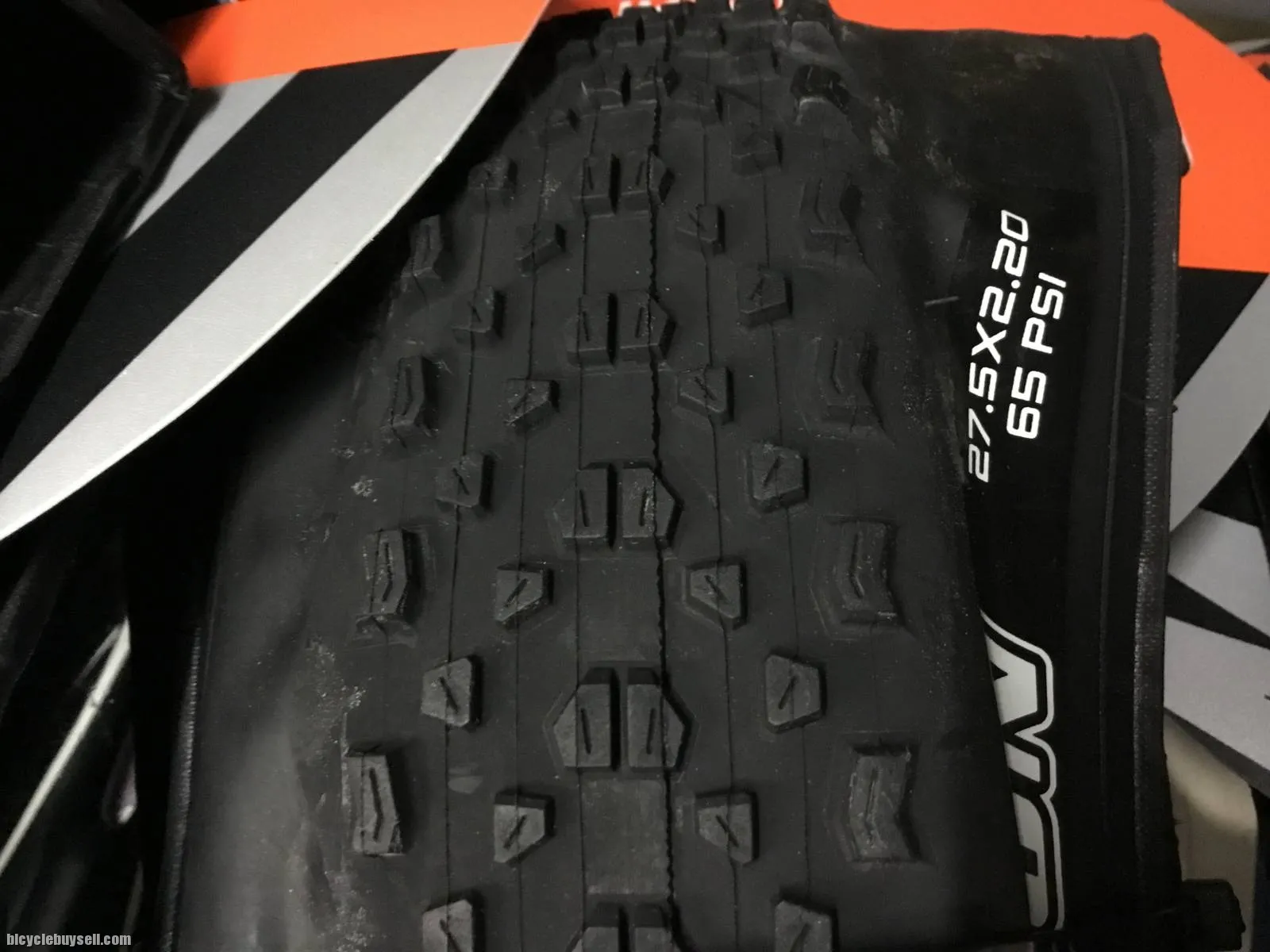 Maxxis Ikon 27.5"-2.2 / Folding Tires / 1set  Taiwan (free pos w.m)