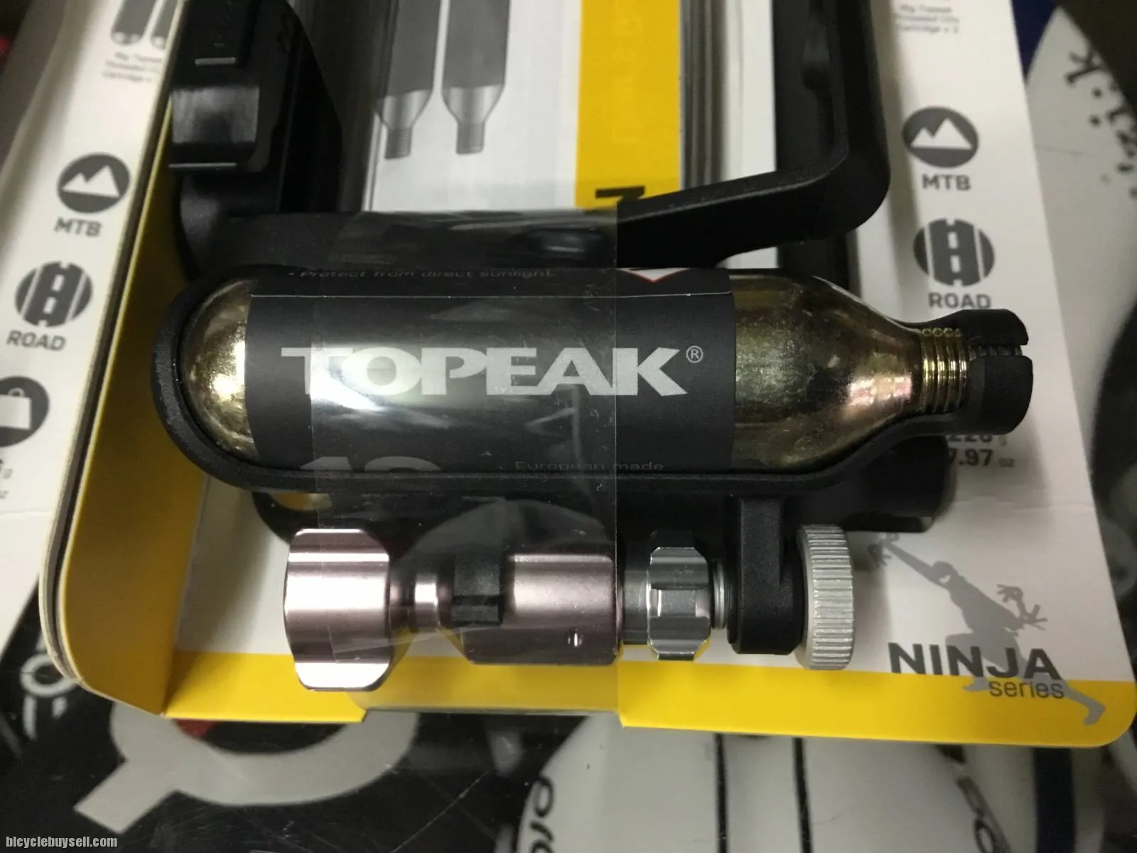 Topeak Ninja Co2 Plus Bottle Cage &amp; Tire Lever  / Taiwan (free pos w.m)