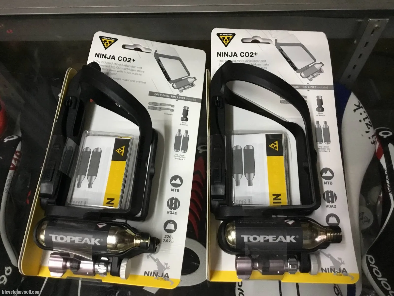 Topeak Ninja Co2 Plus Bottle Cage &amp; Tire Lever  / Taiwan (free pos w.m)