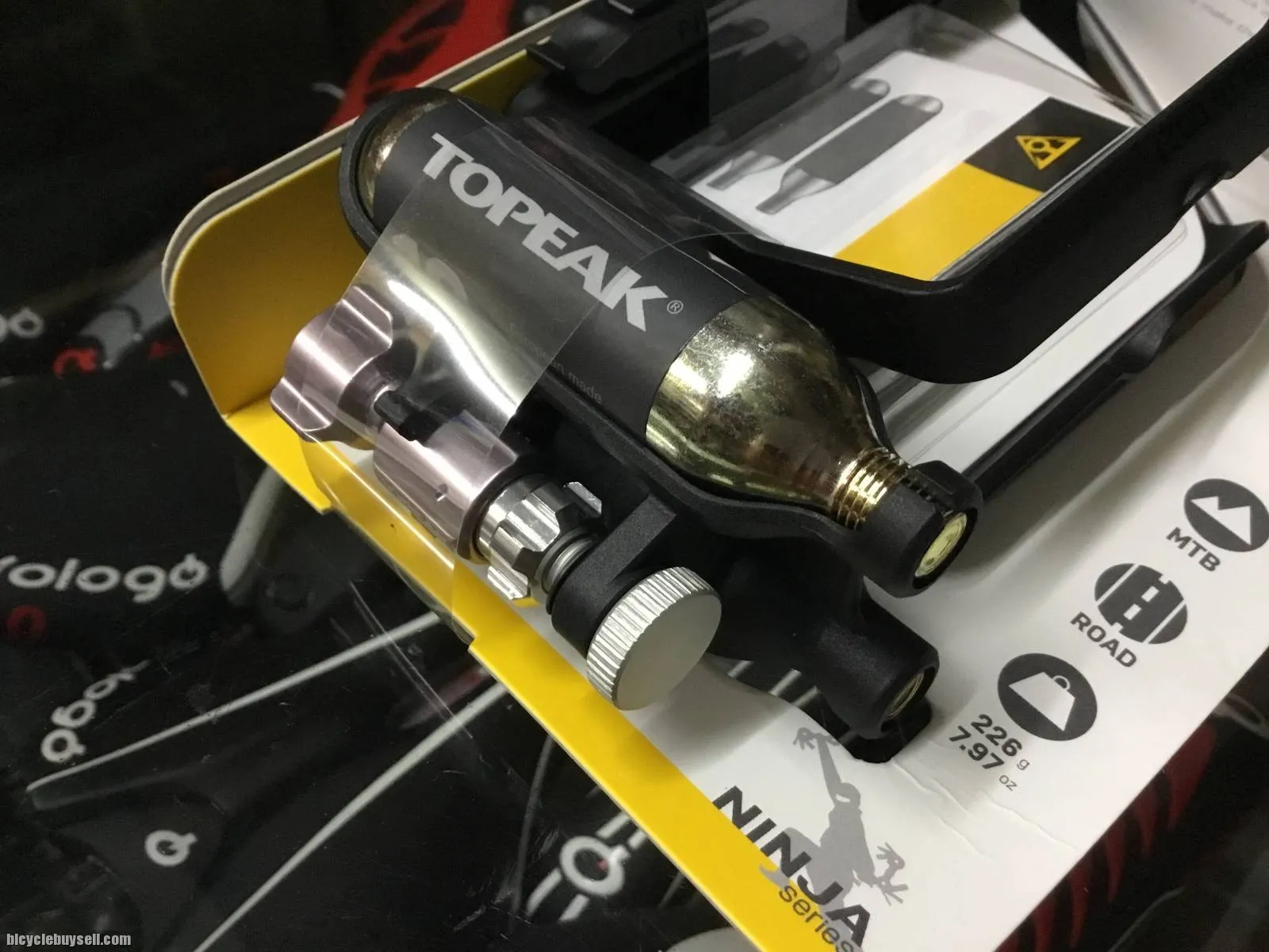 Topeak Ninja Co2 Plus Bottle Cage &amp; Tire Lever  / Taiwan (free pos w.m)