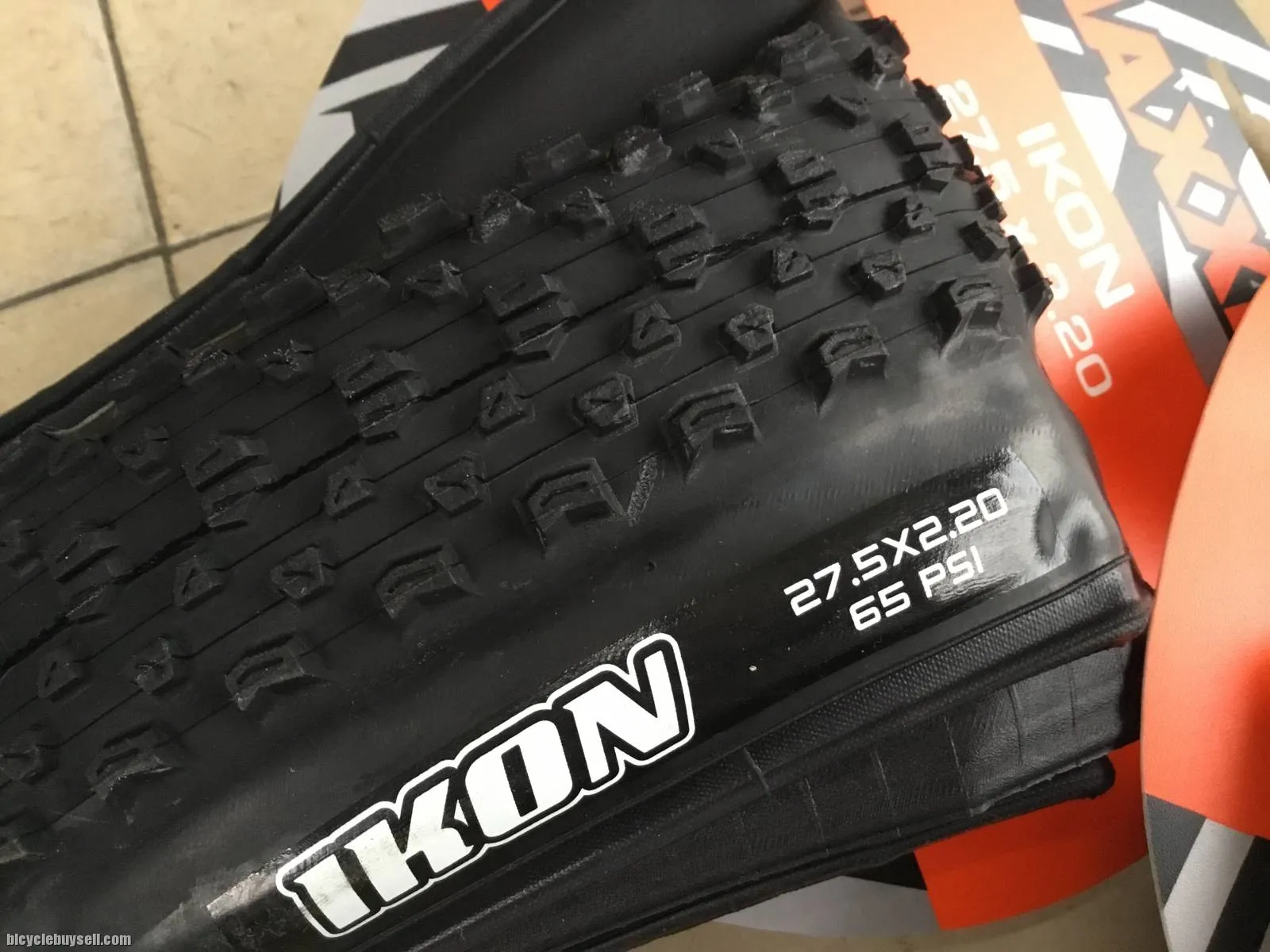 Maxxis Ikon 27.5"x2.2 MTB (1Pair) Folding Bead - Taiwan Made -- free courier