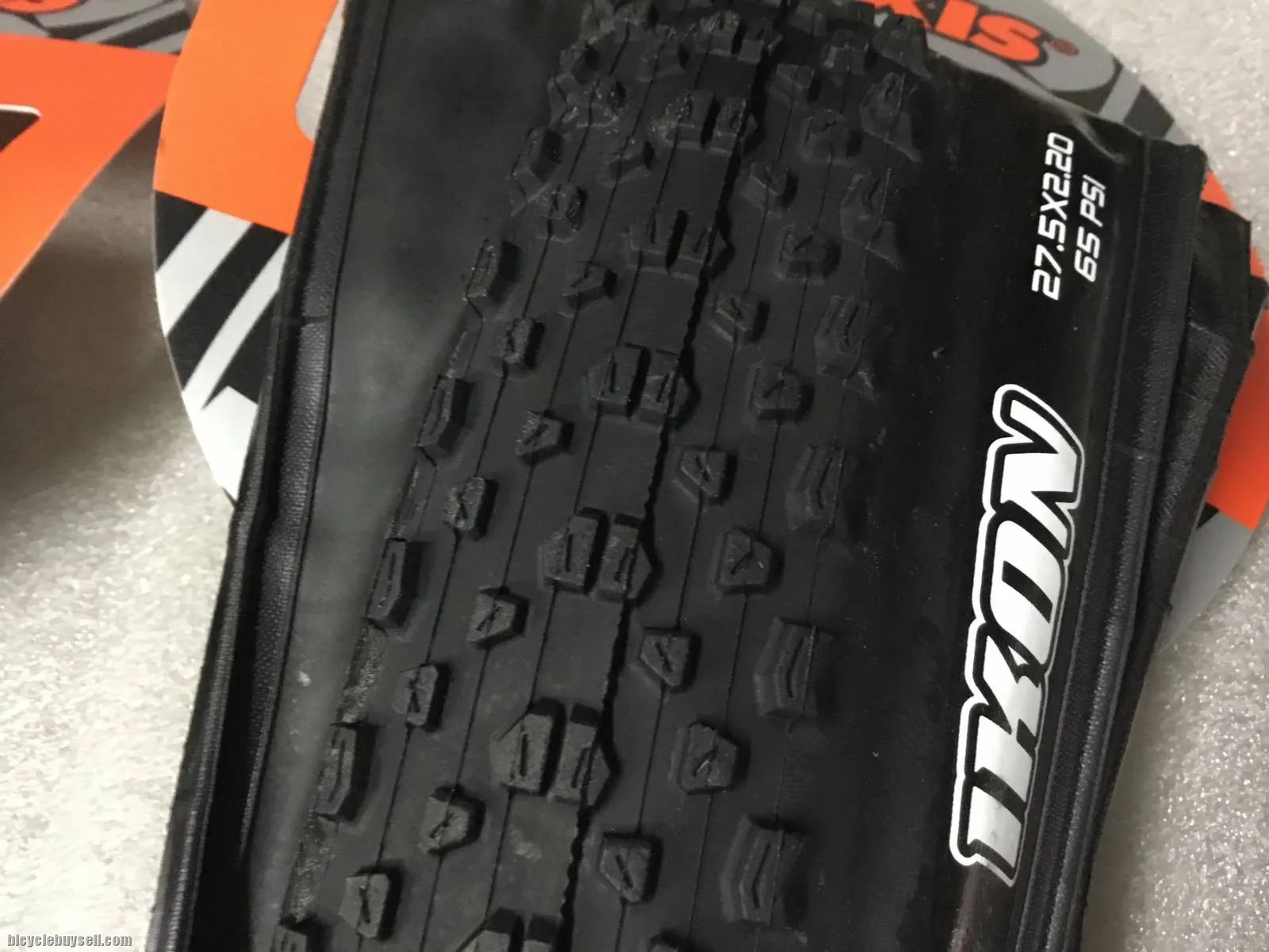 Maxxis Ikon 27.5" x 2.2 | Dual Compound Folding Bead | 1Pair Taiwan @ free pos
