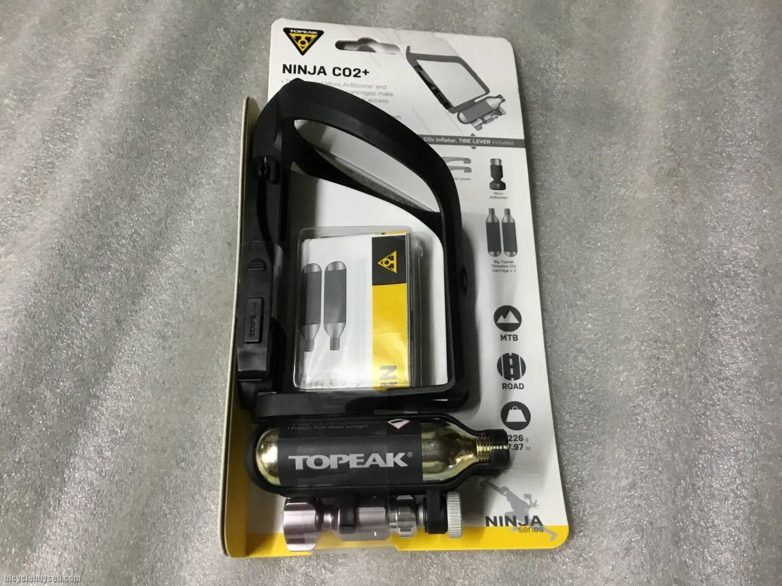 Topeak Ninja CO2 Plus (BottleCage@Tire Lever) Taiwan Made @ free pos