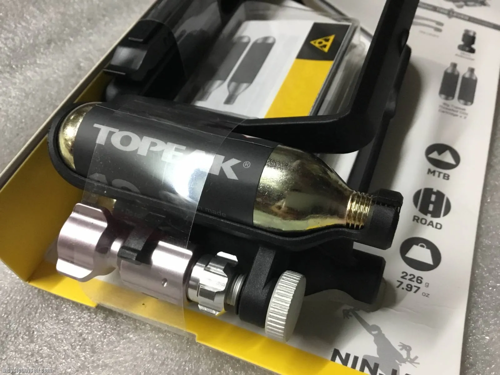 Topeak Ninja CO2 Plus (BottleCage@Tire Lever) Taiwan Made @ free pos