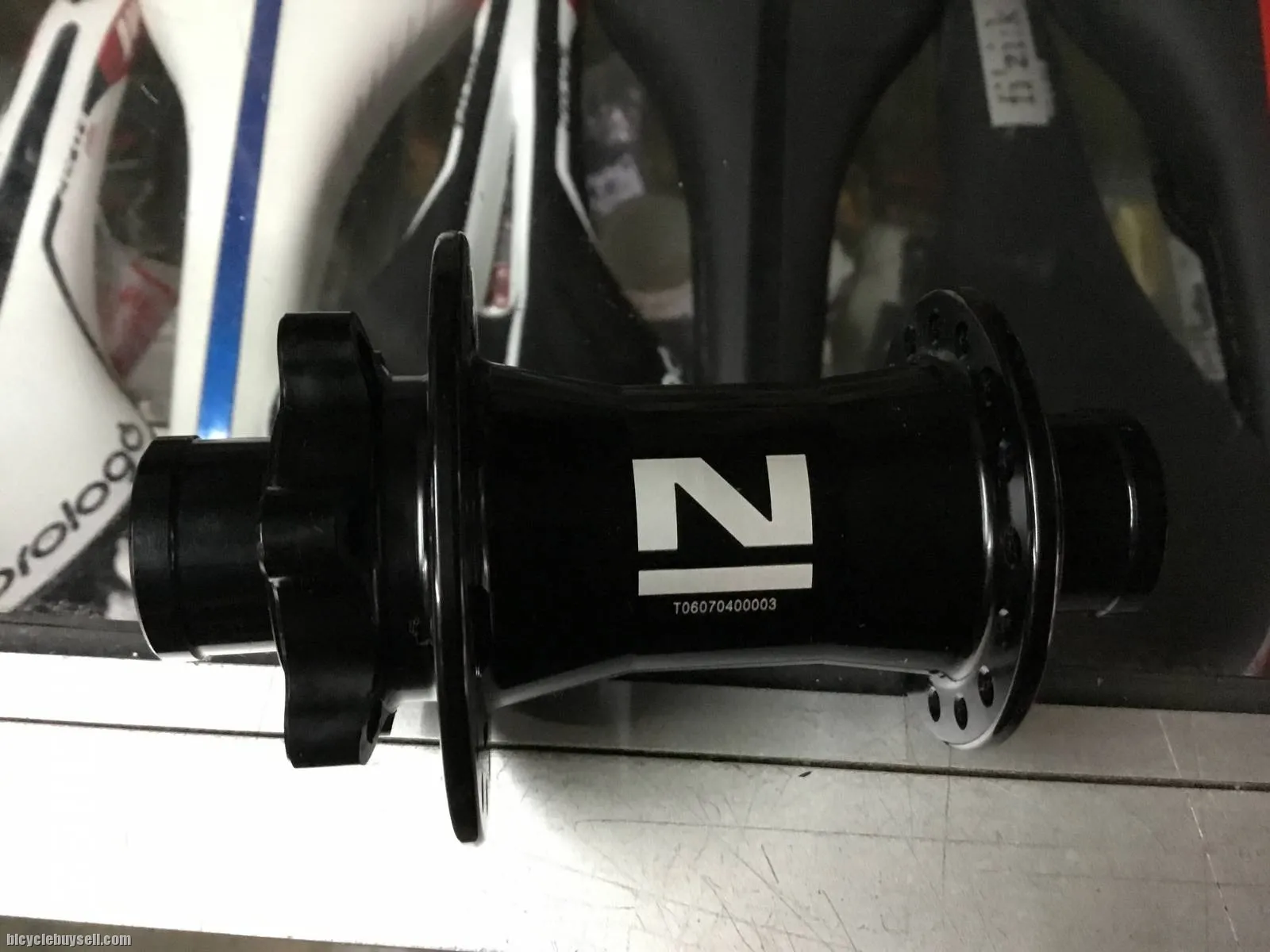 Novatec D041 DH 20x110mm / Front Hub Only  (free pos w.m)