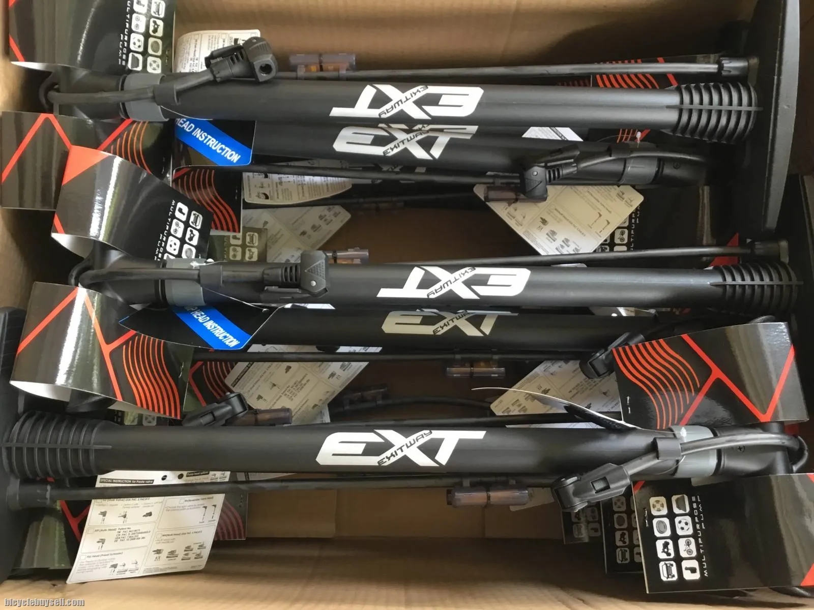 Exitway Multi Purpose Floor Pump | High Pressure/Volume (Road/MTB) @ free pos