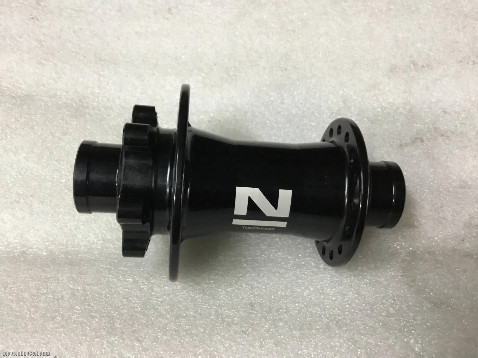 Novatec 20mm F.Hub DH D041 Taiwan @ free pos