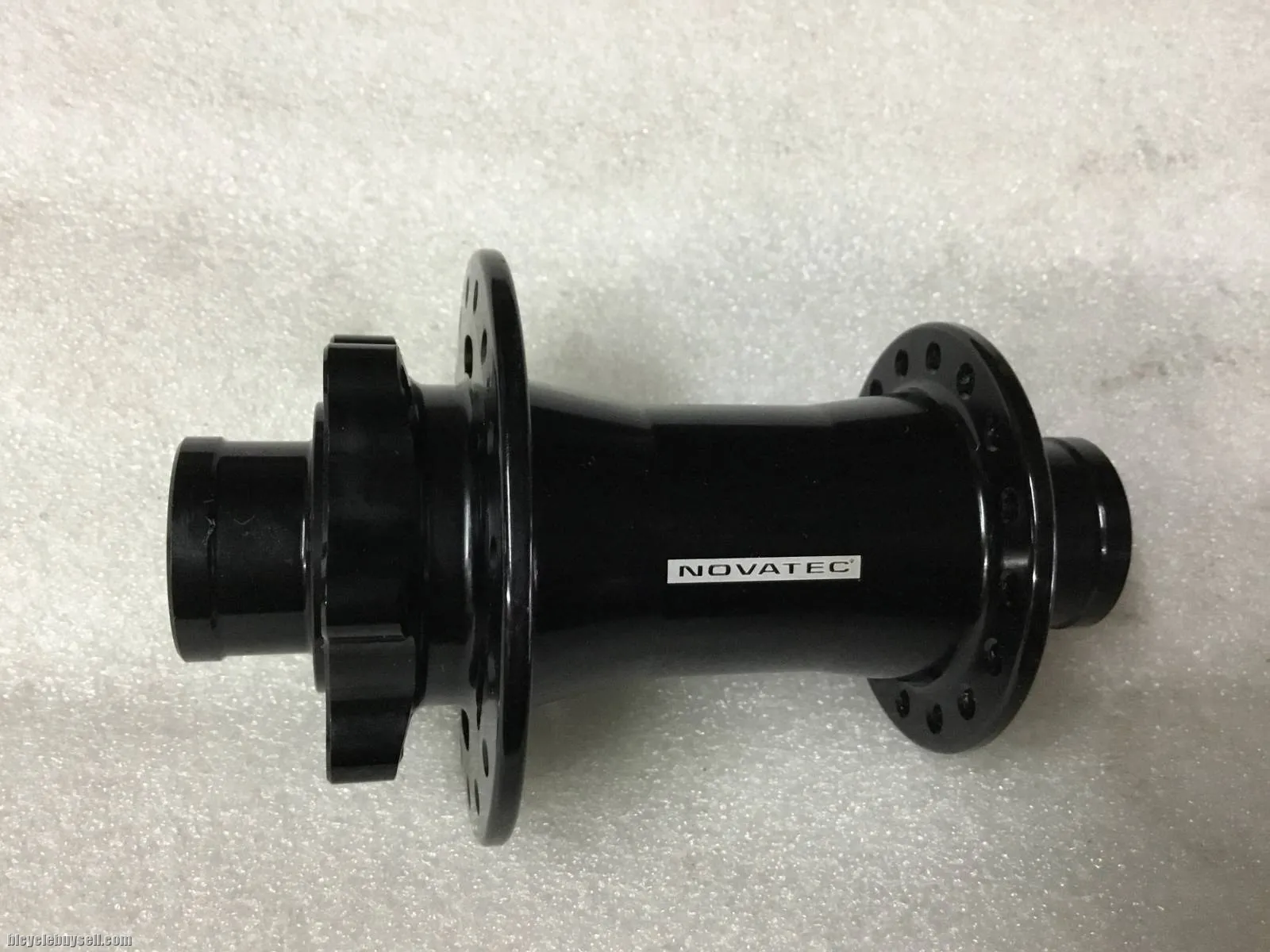 Novatec 20mm F.Hub DH D041 Taiwan @ free pos