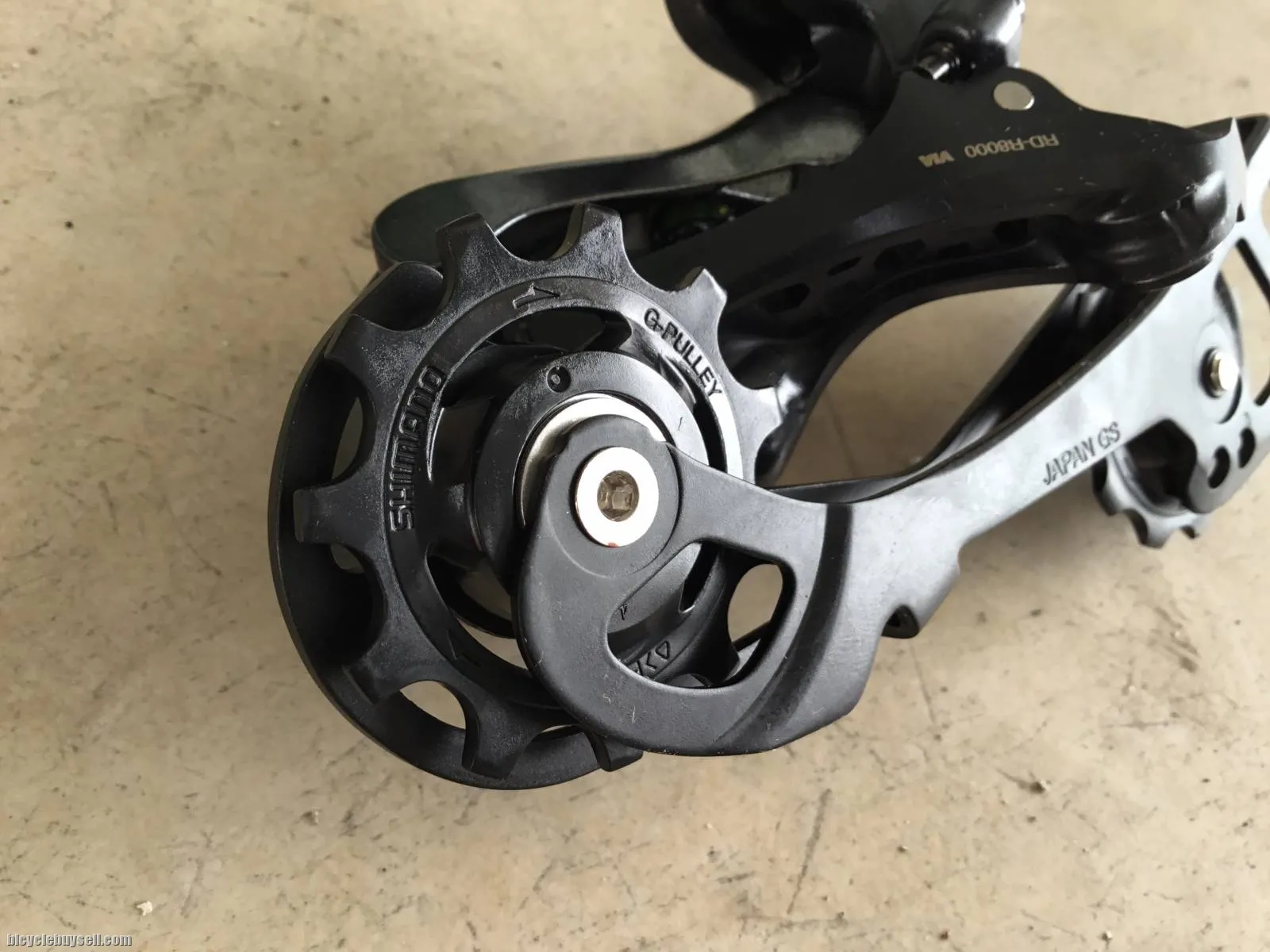 Shimano Ultegra R8000 GS Rear Deraileur - Long Cage for 36T  --  Free courier