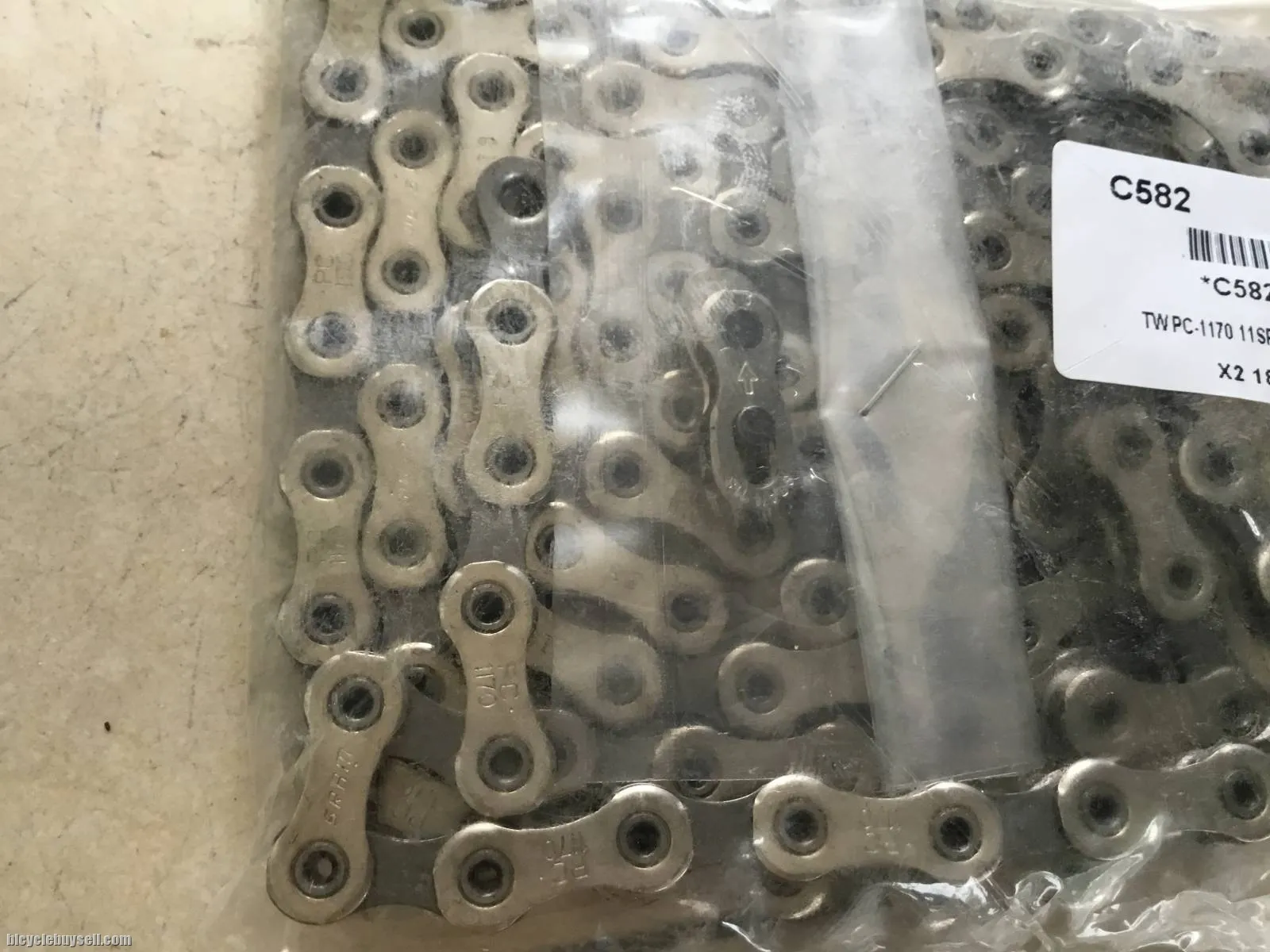 Sram PC-1170 Chain - 11Speed - 116L Taiwan -- free courier