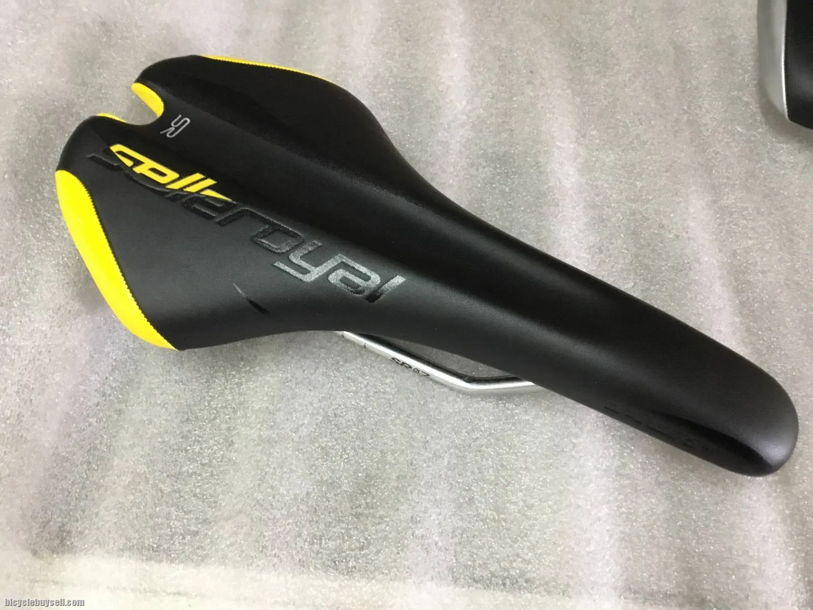Selle Royal Seta Performance and Comfort Saddles @ free pos