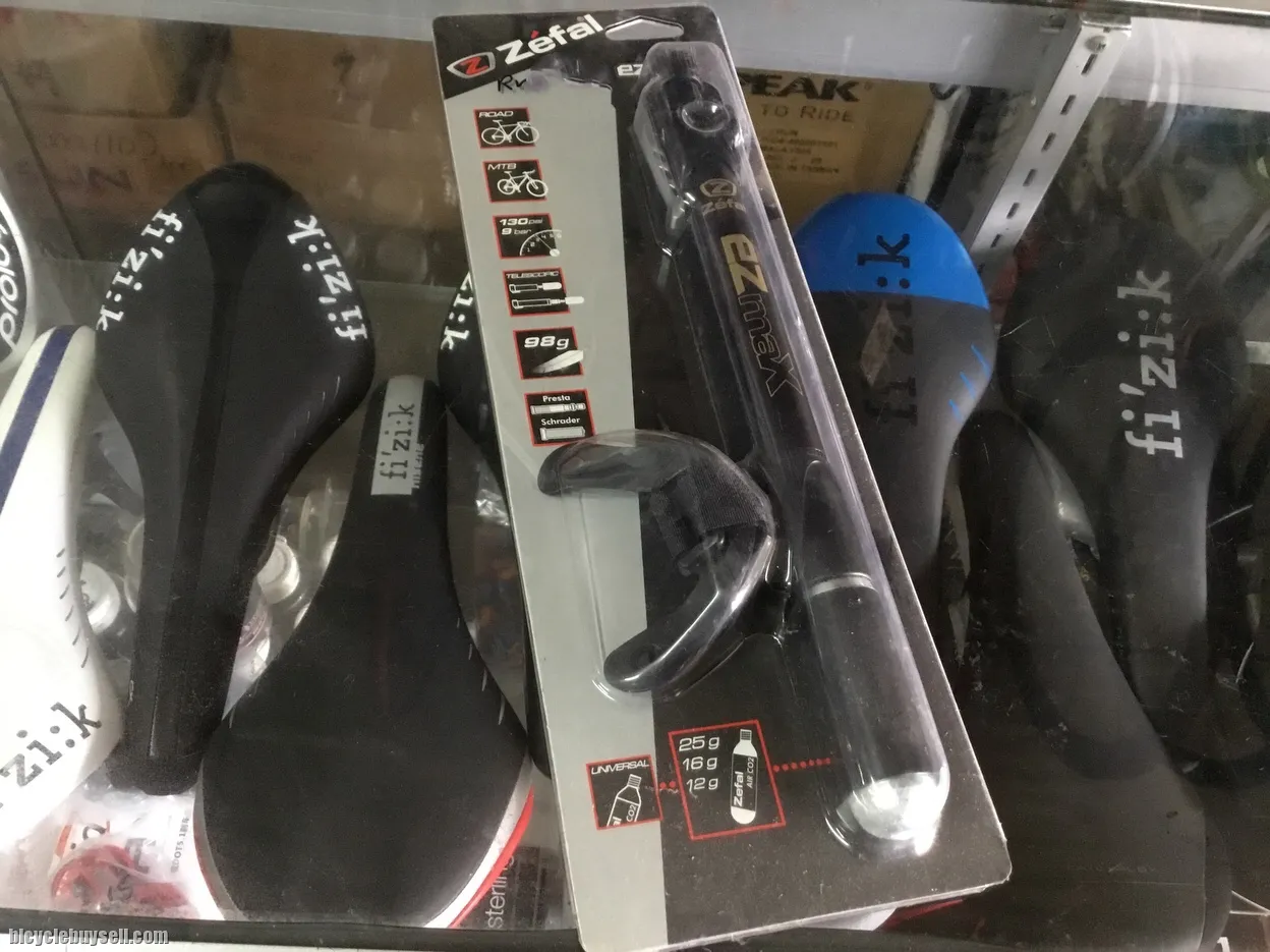 Zefal EZ Max Light / Co2 Pump / 2in1 Pump (free pos w.m)
