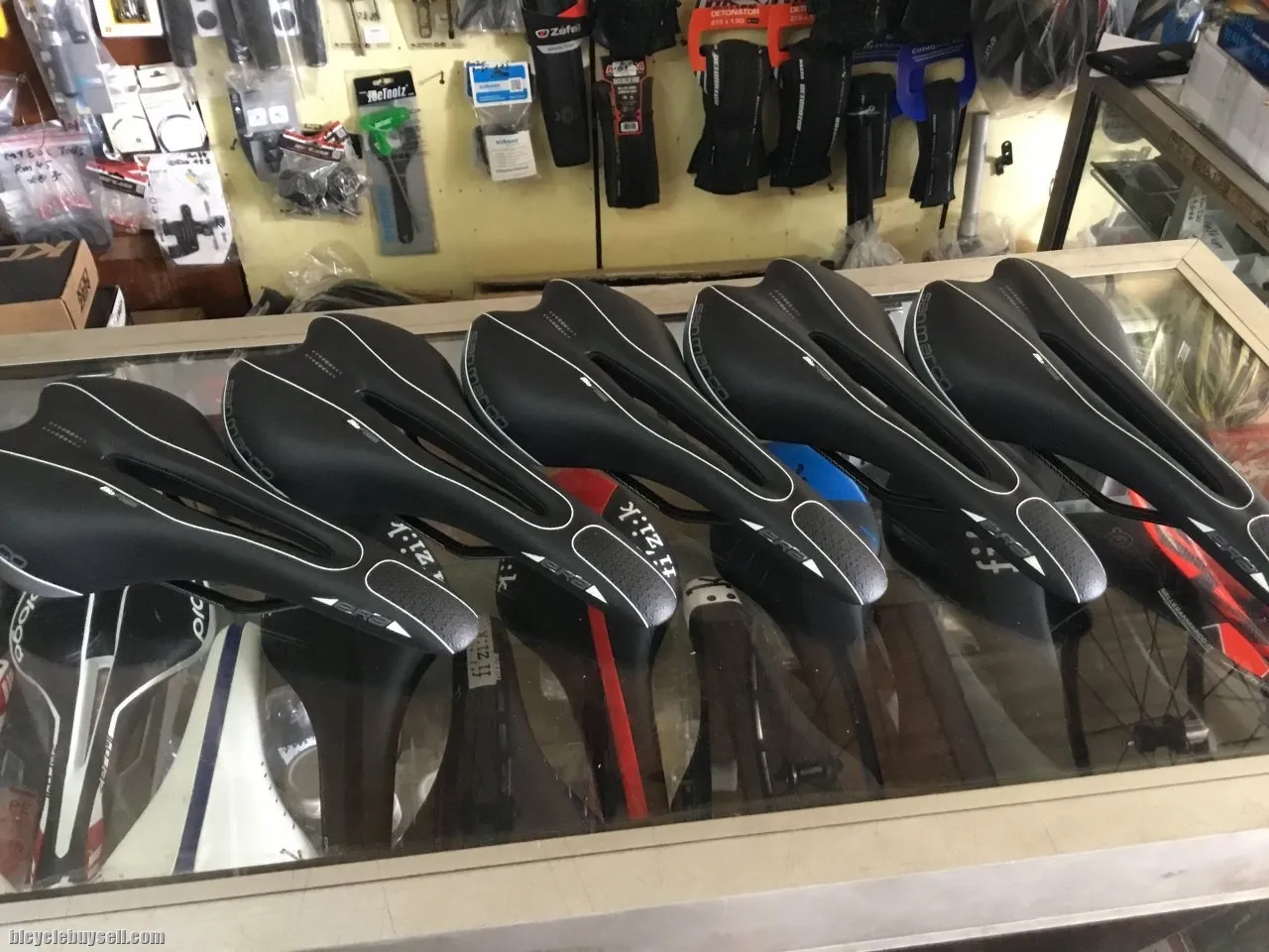 Selle San Marco Era Dynamic Narrow Saddles / Flow Design (free pos w.m)