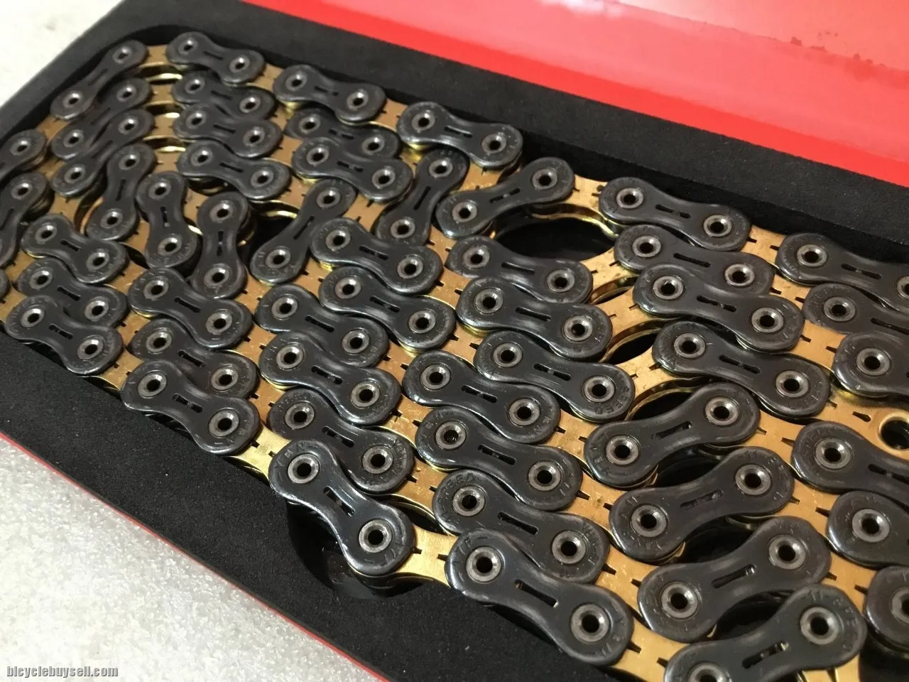 YBN Super Chain (Black/Gold) | 11speed | MTB/Road @ free pos