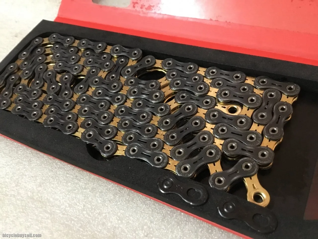 YBN Super Chain (Black/Gold) | 11speed | MTB/Road @ free pos