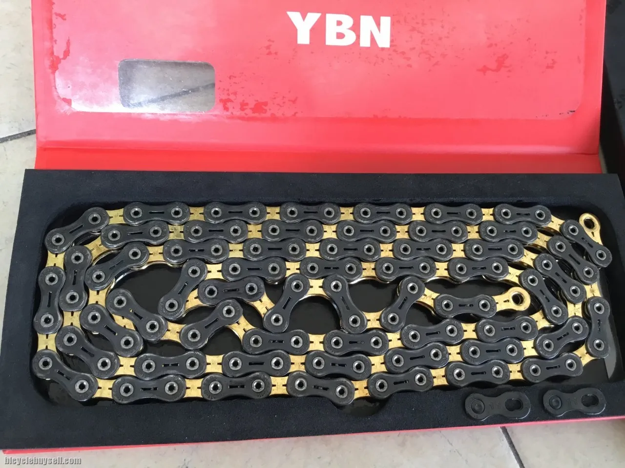 YBN SLA110 11speed Chain - Super Light/Smooth - Black/Gold -- free courier