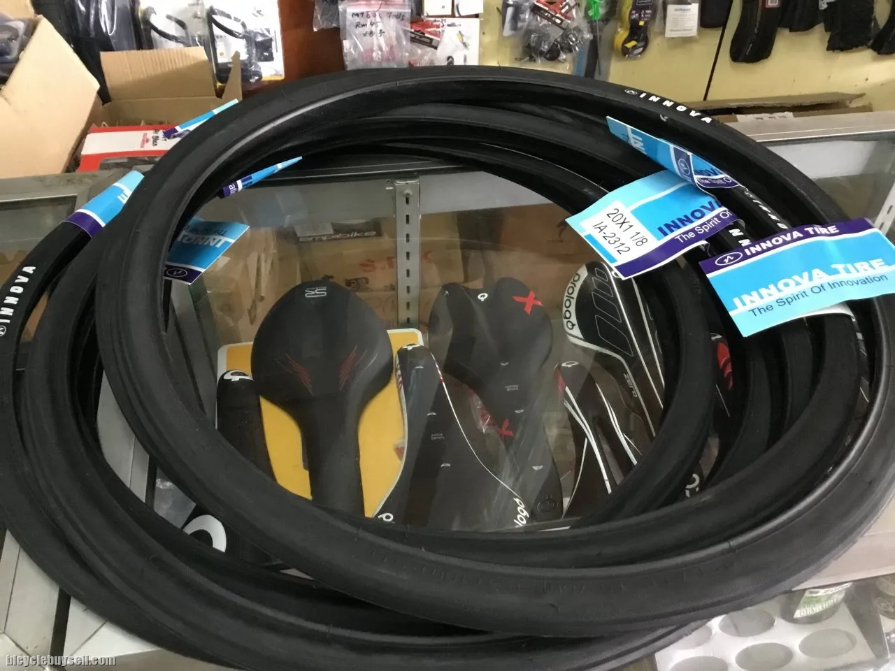 Innova Tires / Folding Bike 20â€ 1 1/8 - 451  (free pos w.m)