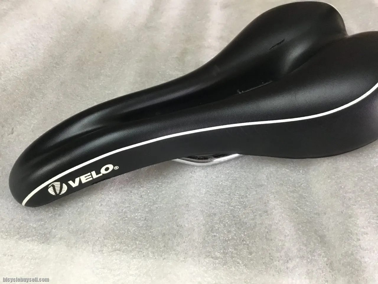 Velo 3147 Gel Made Saddle @ free pos