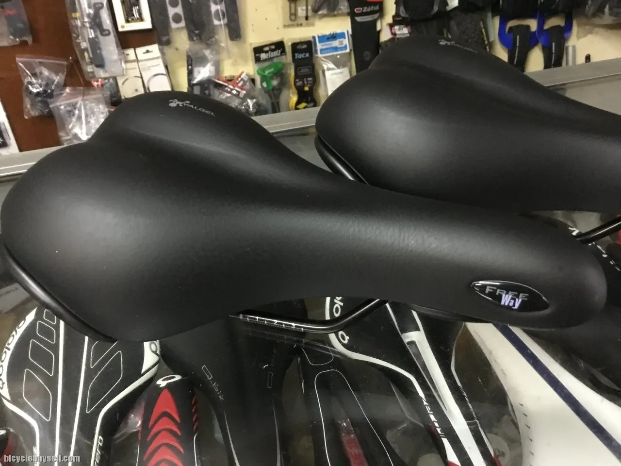 Selle Royal Freeway Classic / RoyalGel Padding  (free pos w.m)