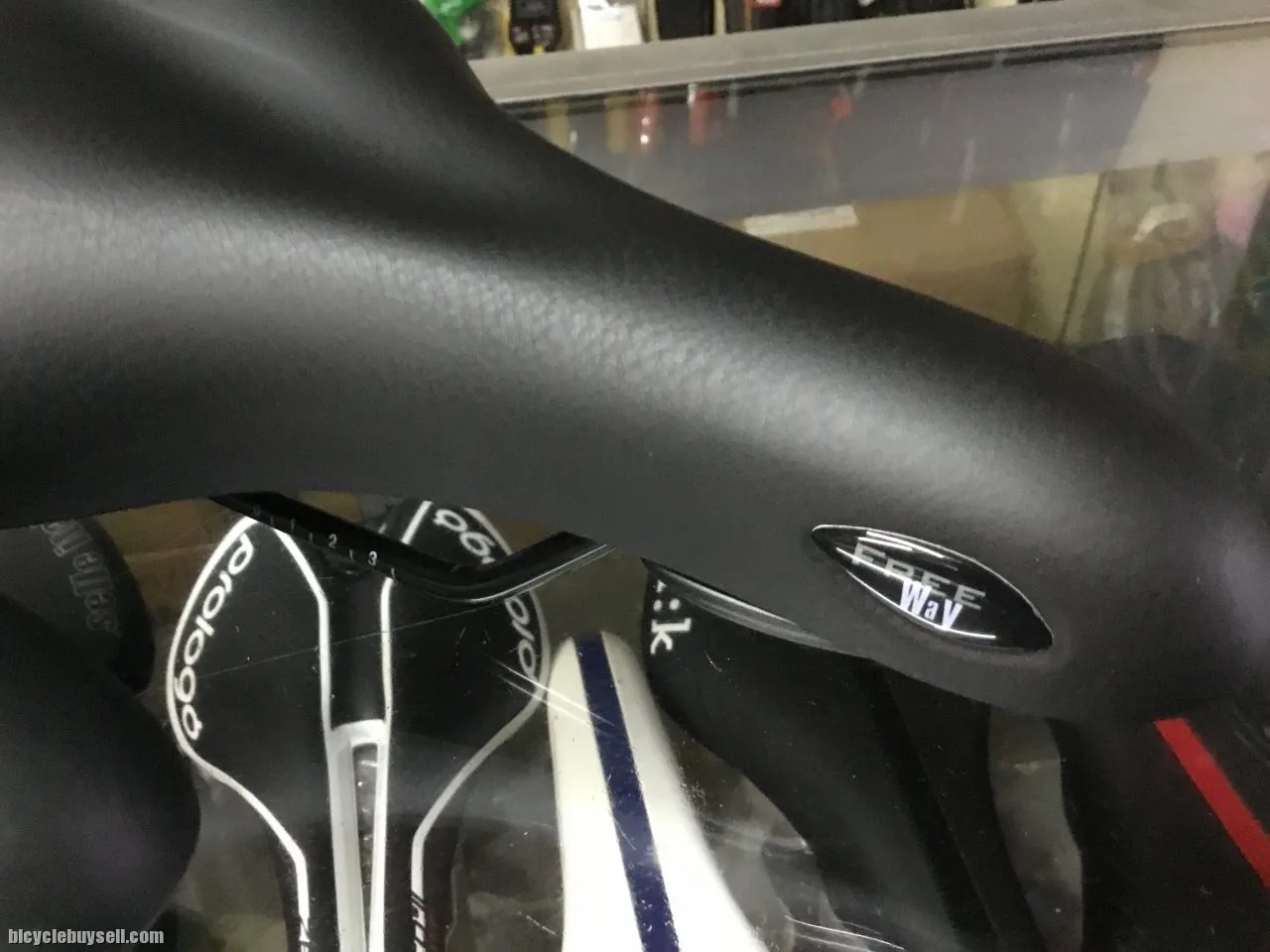 Selle Royal Freeway Classic / RoyalGel Padding  (free pos w.m)