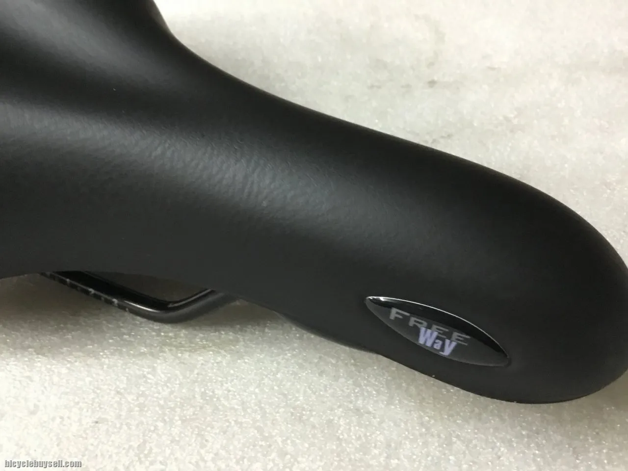 Selle Royal Saddles | RoyalGel Padding - Medium  @ free pos
