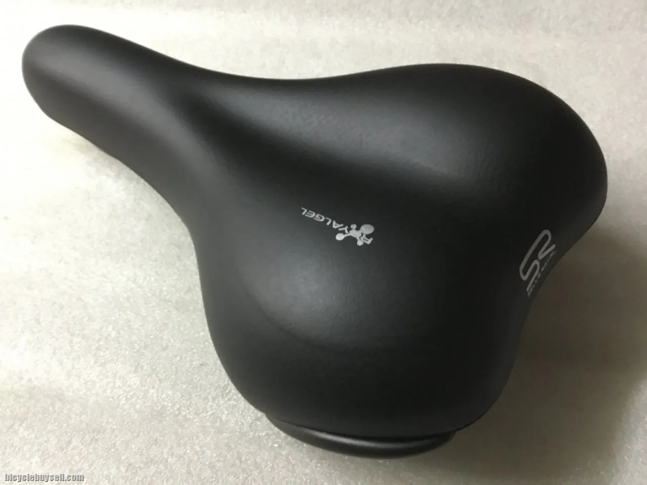 Selle Royal Saddles | RoyalGel Padding - Medium  @ free pos