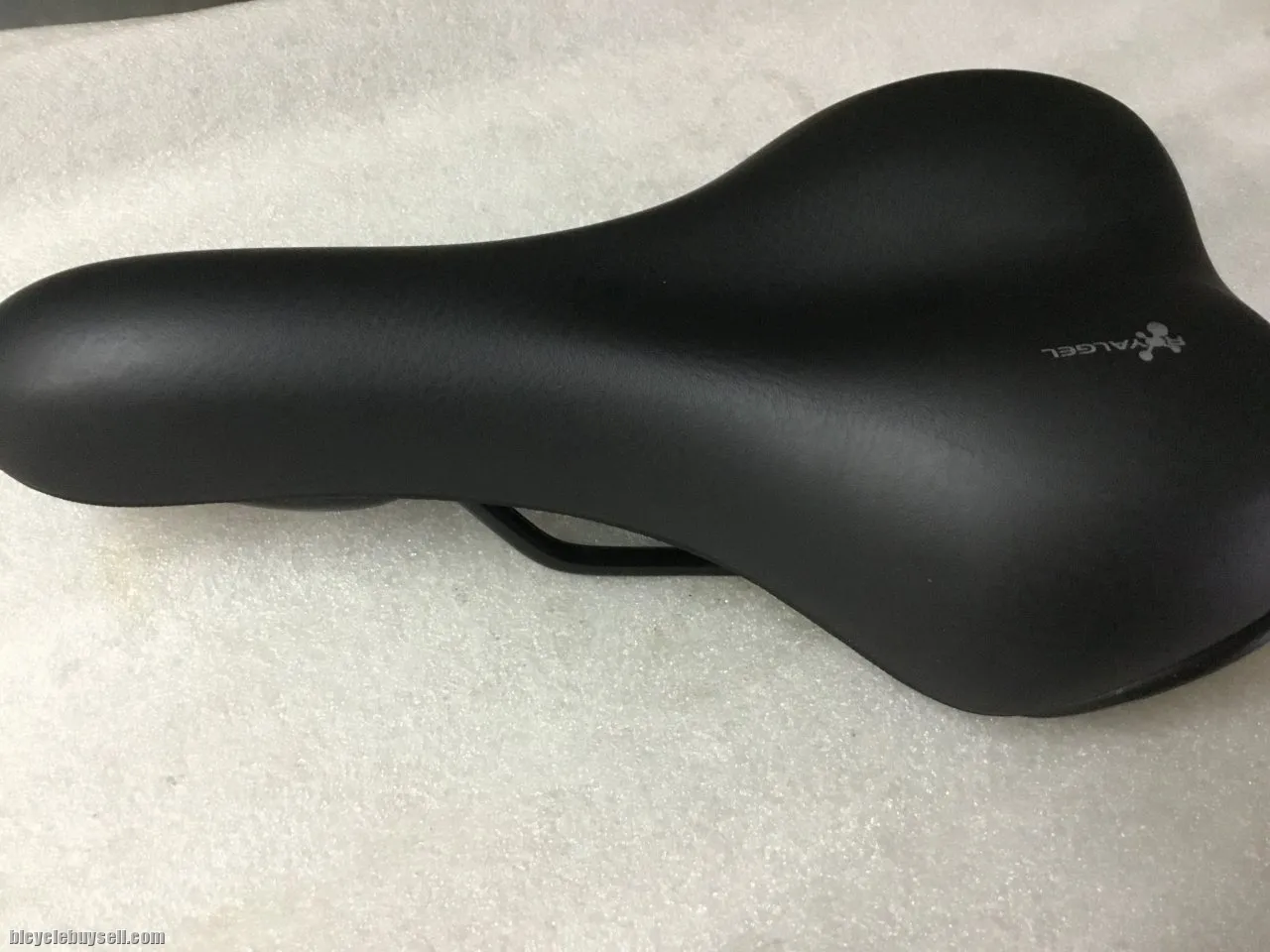 Selle Royal Saddles | RoyalGel Padding - Medium  @ free pos