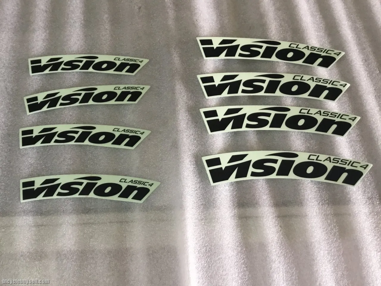 Vision Classic4 Wheel Sticker | Original  @ free pos