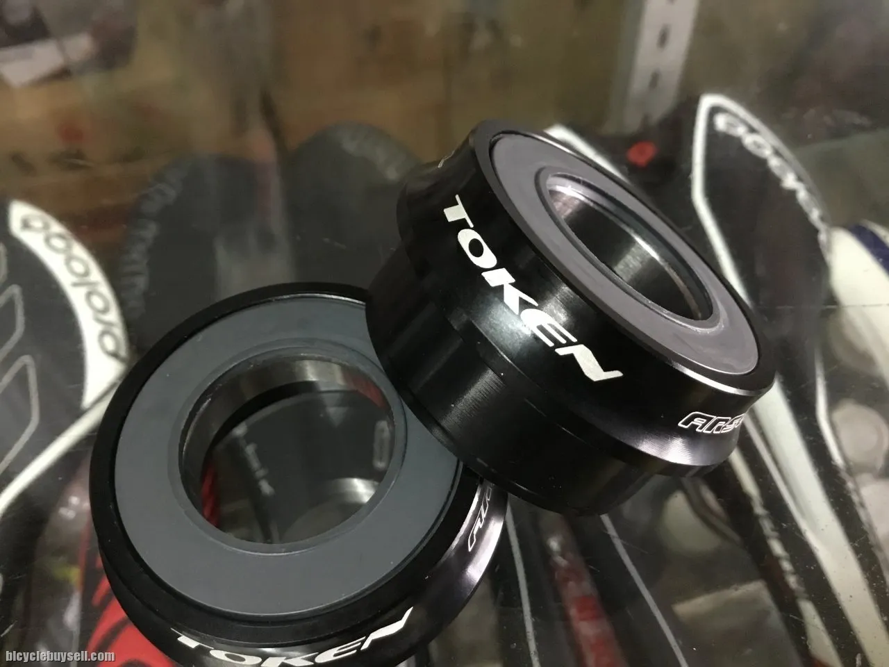 Token BB30 PressFit Convert 24mm Spindle/Shimano (free pos w.m)