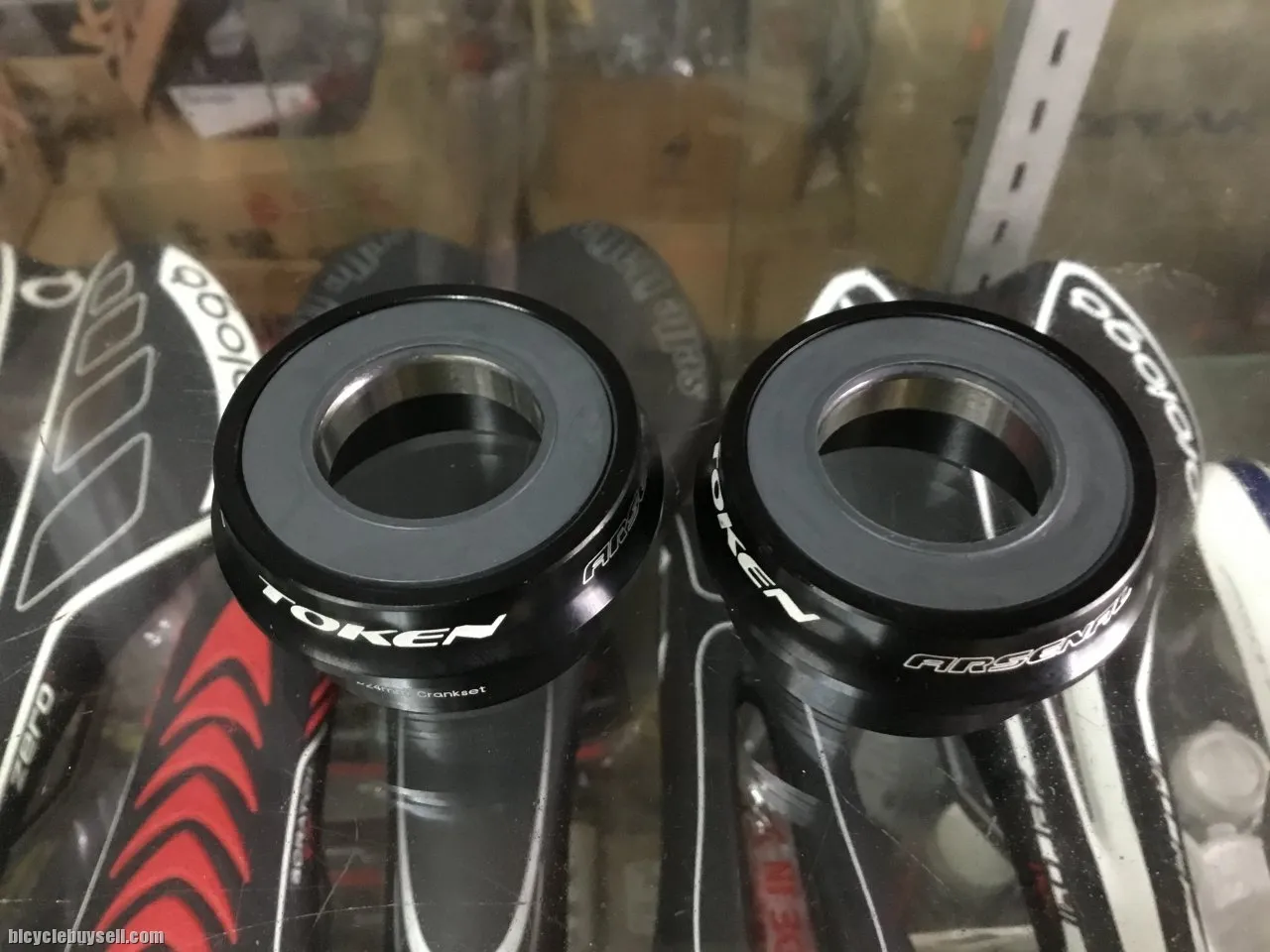 Token BB30 PressFit Convert 24mm Spindle/Shimano (free pos w.m)