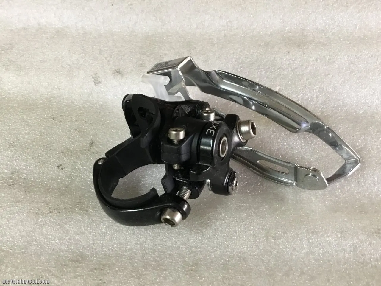 SRAM X9 3x10speed Front Deraileur | Low Clamp @ free pos