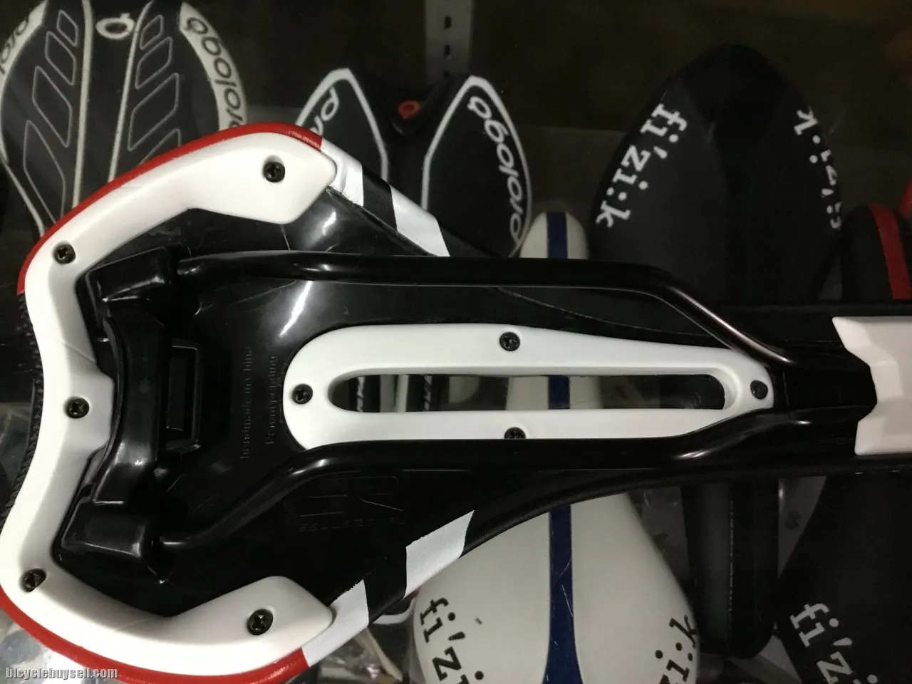 Giant SR Flow Design/Comfort Saddles (free pos w.m)