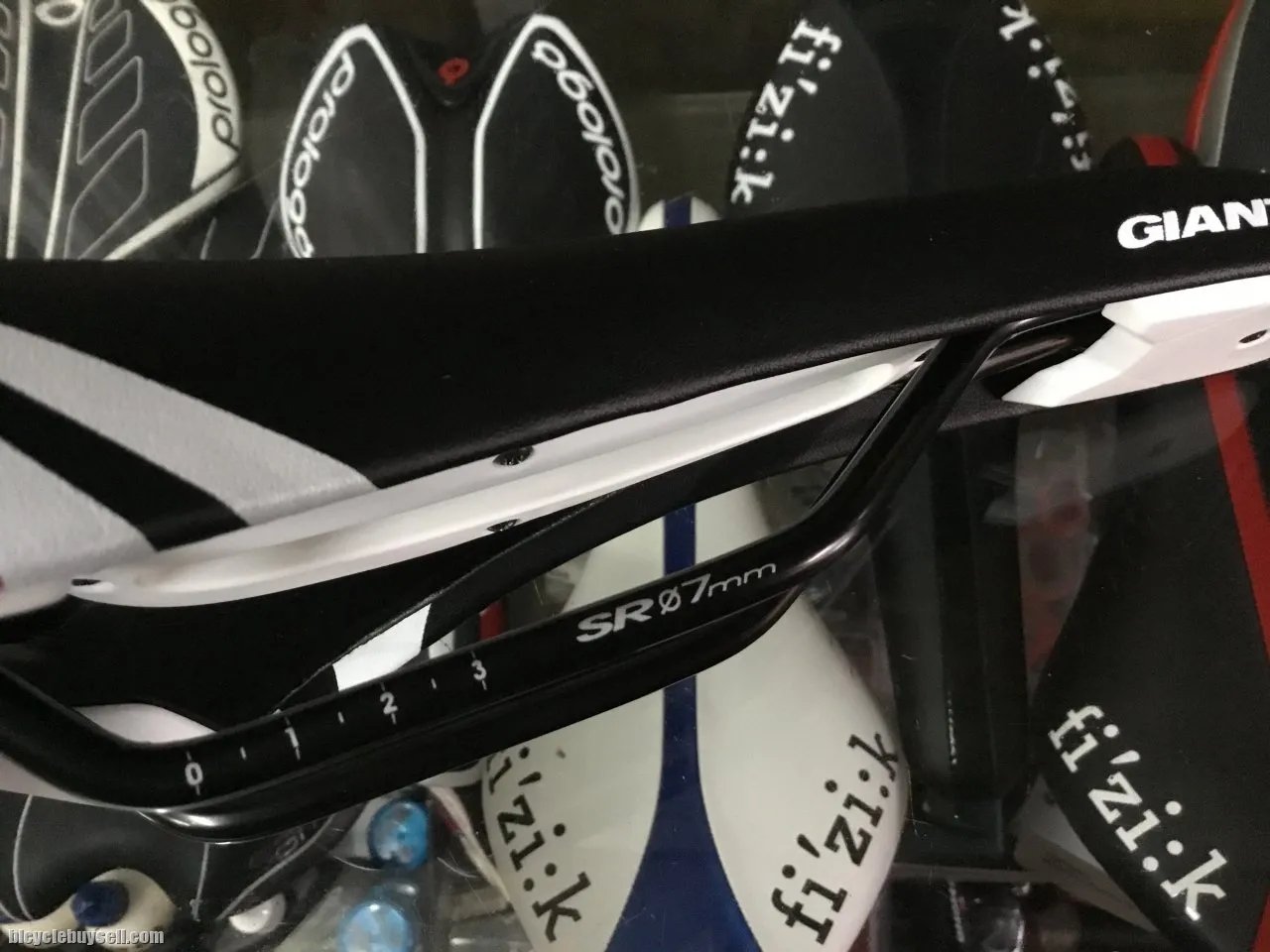 Giant SR Flow Design/Comfort Saddles (free pos w.m)