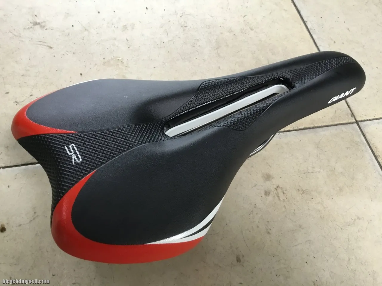 Giant Flow Pro Saddle Made By SelleRoyal  -- free courier
