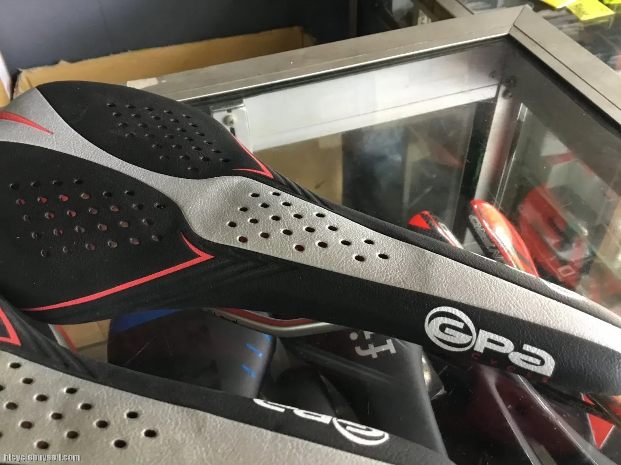 GPA Flow Comfort Performance Saddles  (free pos w.m)
